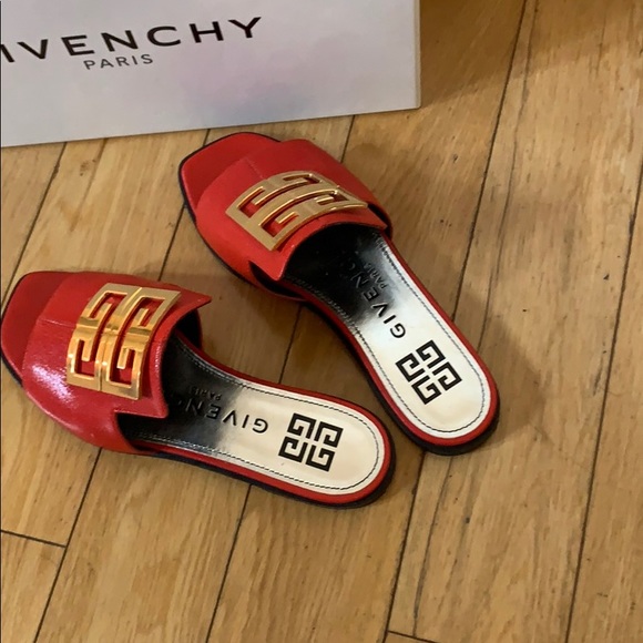 Givenchy 4G Leather Sandals in Grained Leather - Picture 3 of 5